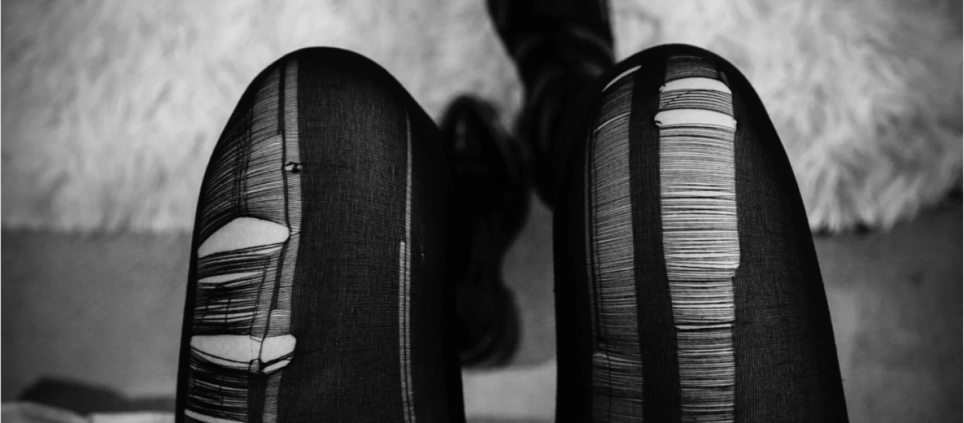 Αυτές είναι οι 4+1 χρήσεις που μπορείς να κάνεις με τα σκισμένα καλσόν σου